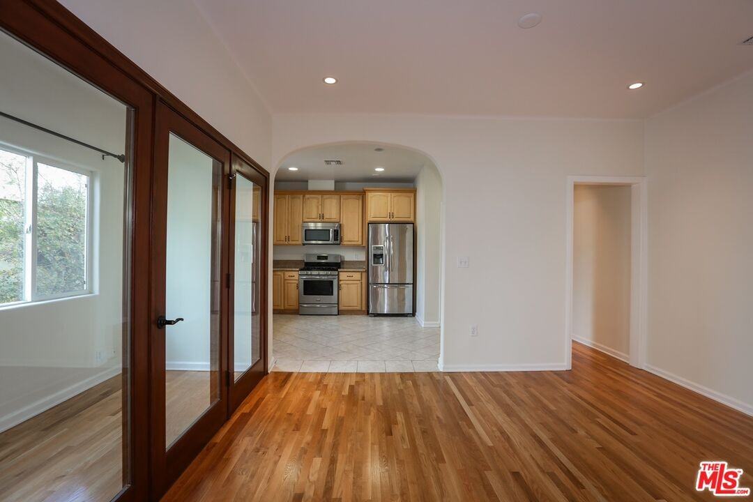 806 N Alfred St #3 - Photo 5 of 8