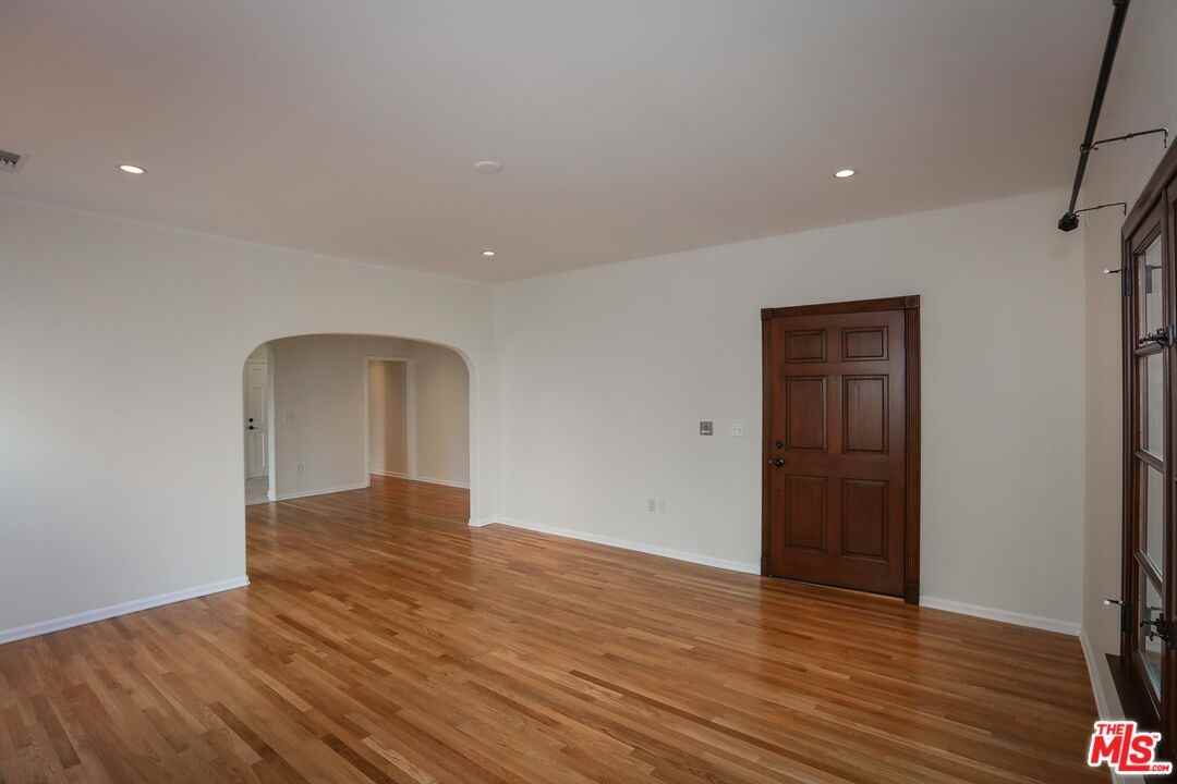 806 N Alfred St #3 - Photo 6 of 8