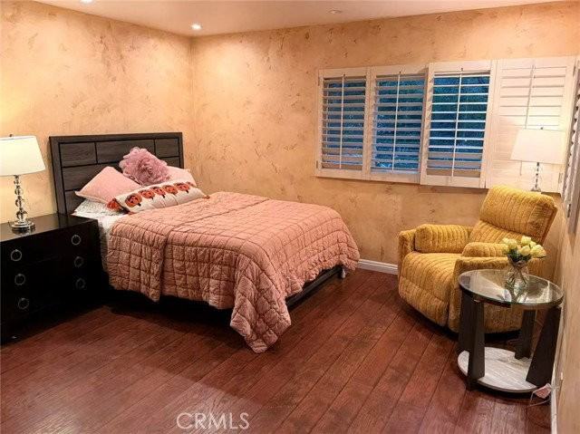 2500 Benedict Canyon Dr - Photo 3 of 8