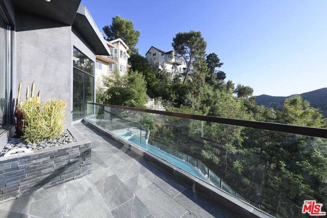 2271 Gloaming Way - Photo 3 of 8