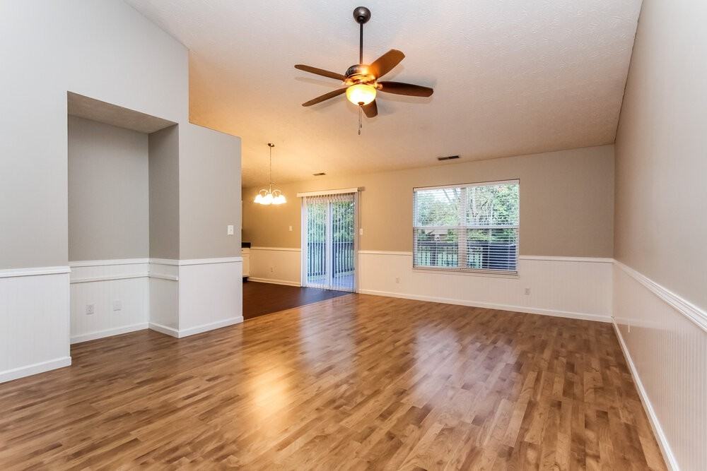 762 Kingston Cir - Photo 3 of 15