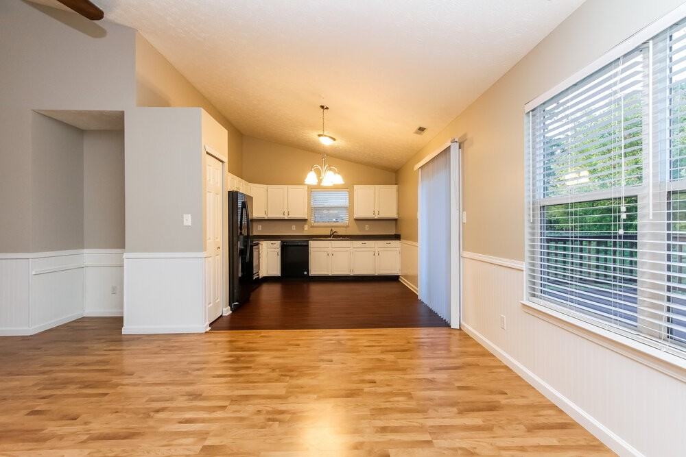 762 Kingston Cir - Photo 4 of 15