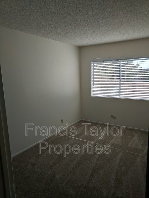 355 Idaho Ave #1 - Photo 5 of 7