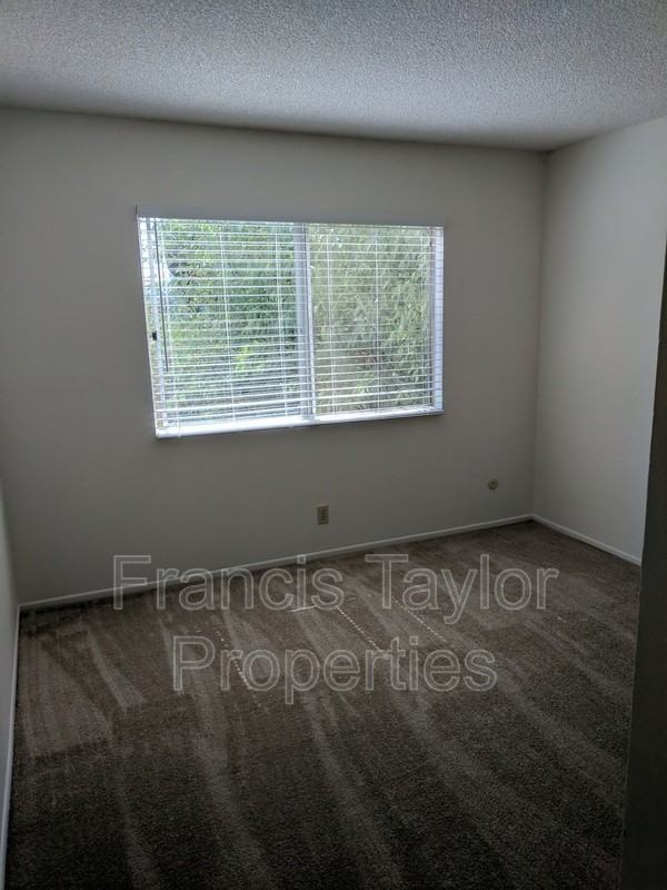 355 Idaho Ave #1 - Photo 6 of 7