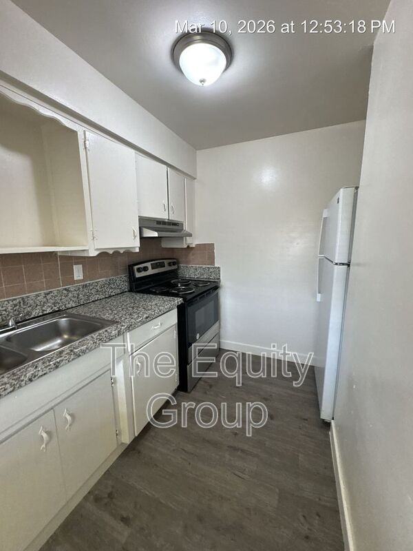 352 S Blackstone St #13 - Photo 7 of 16