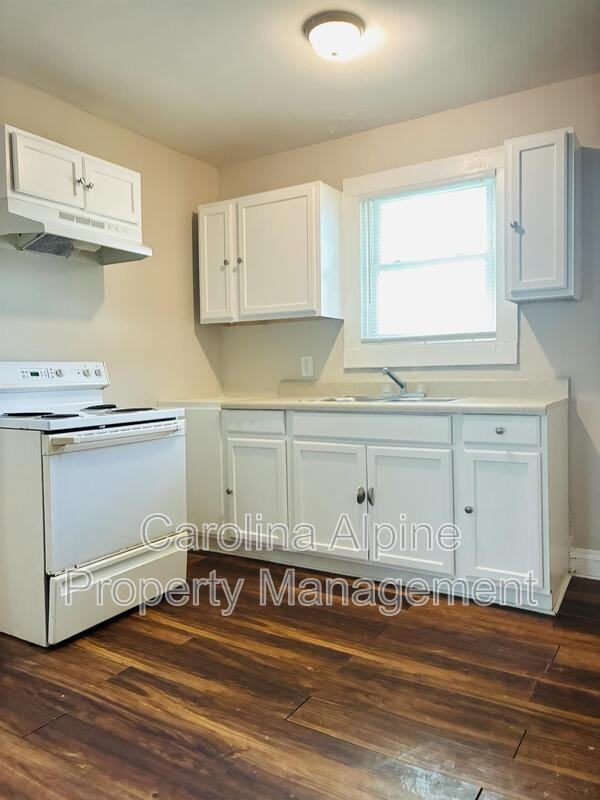 606 S Ellis St - Photo 3 of 16