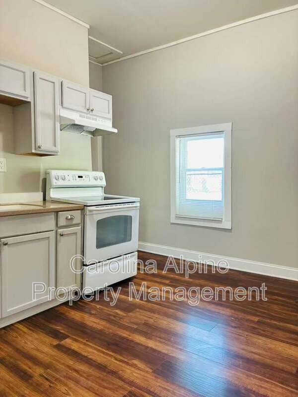 318 Cemetary Dr - Photo 2 of 16