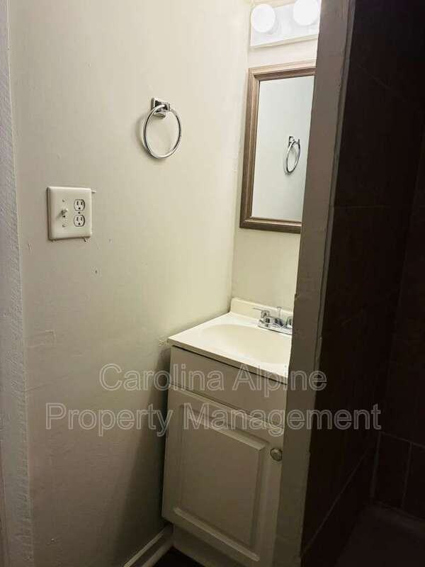 318 Cemetary Dr - Photo 7 of 16