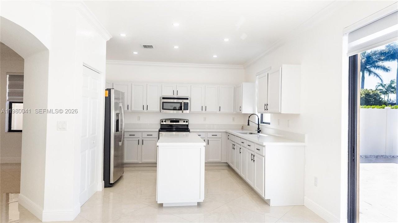 3530 W 88th St - Photo 4 of 8