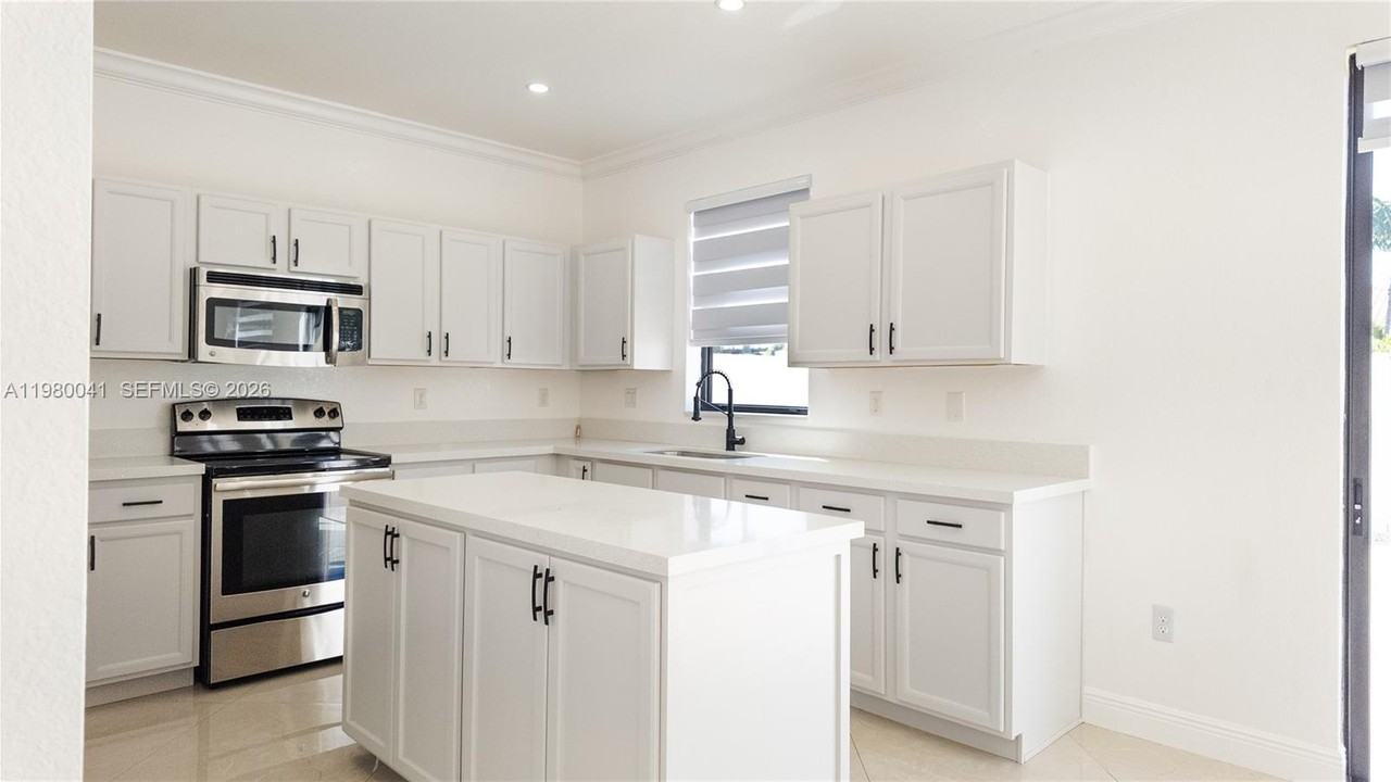 3530 W 88th St - Photo 5 of 8