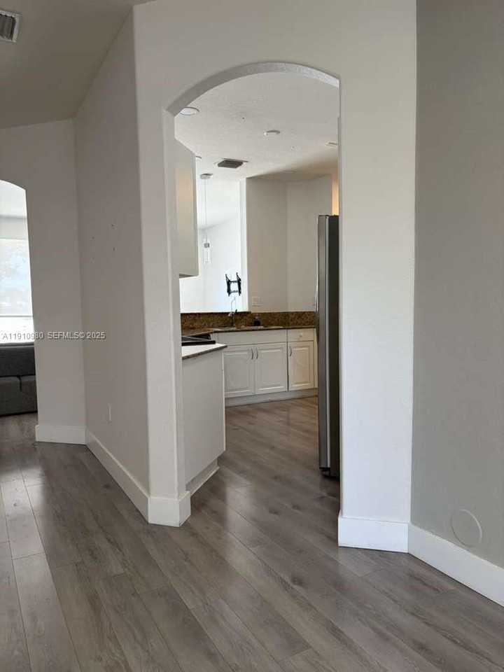 8666 Northwest 114th Avenue #8666 - Photo 7 of 37