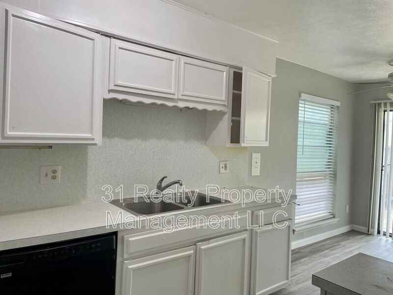 13722 Flagstone Ln - Photo 7 of 16
