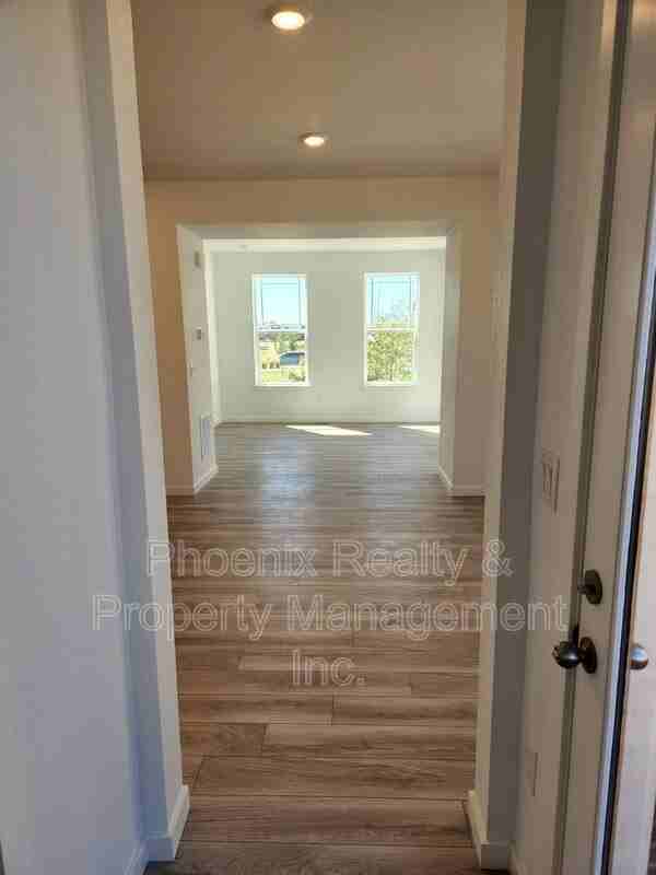 630 Greenville Aly - Photo 2 of 27