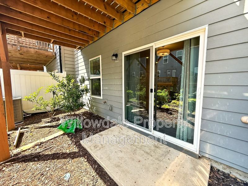 1235 Corkery Ridge Ct - Photo 7 of 40