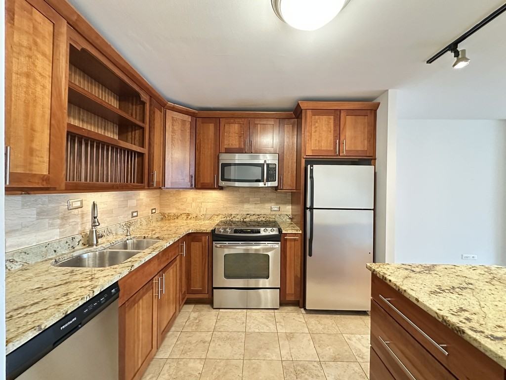 1344 N Dearborn St #12A - Photo 5 of 21