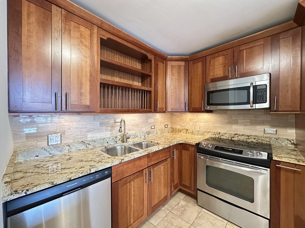 1344 N Dearborn St #12A - Photo 6 of 21