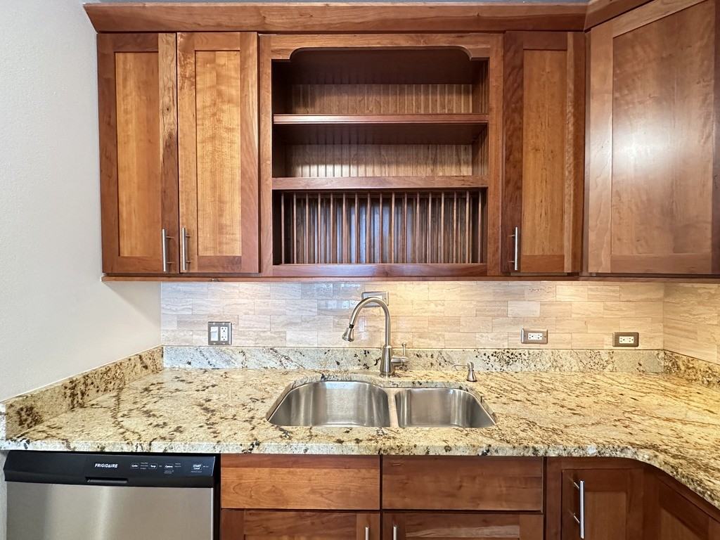 1344 N Dearborn St #12A - Photo 7 of 21