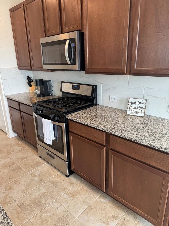 6022 Diamond Sky Ln - Photo 5 of 24