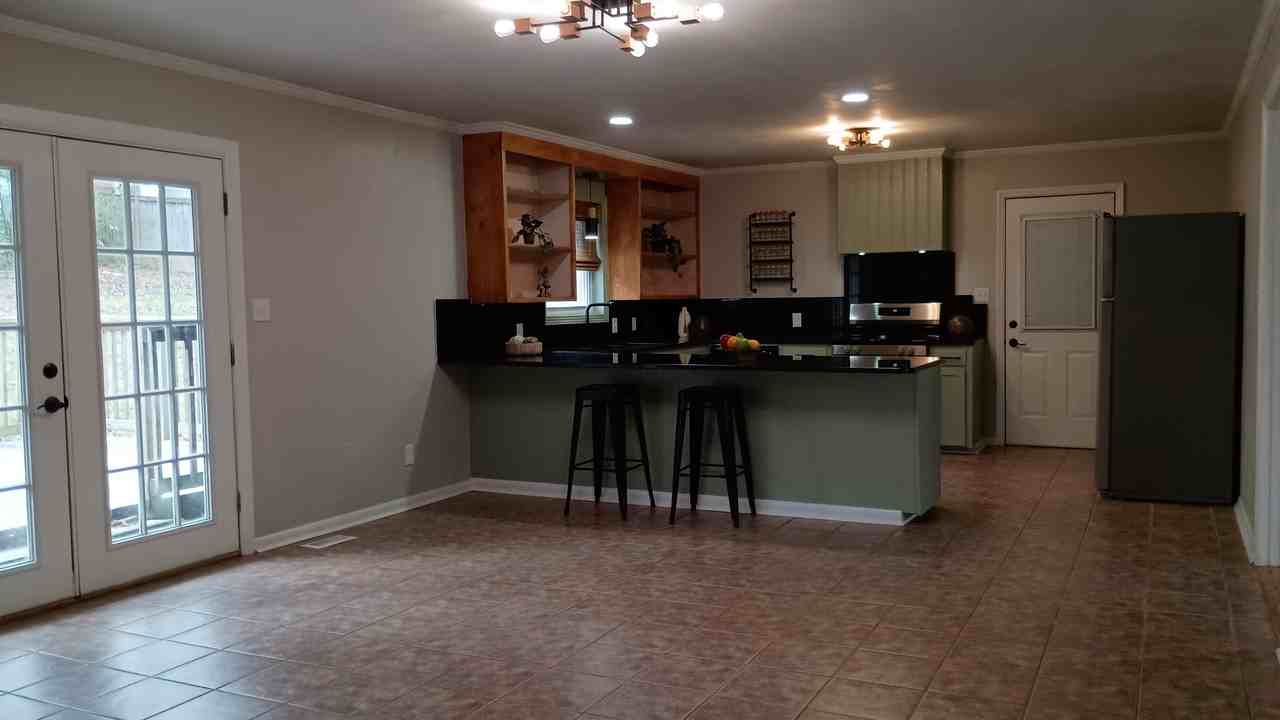105 Magnolia Cir - Photo 3 of 50