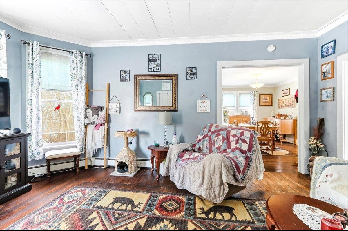 211 Valley St #B - Photo 5 of 7