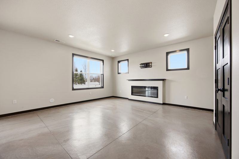 5763 24th St S #D - Photo 7 of 41