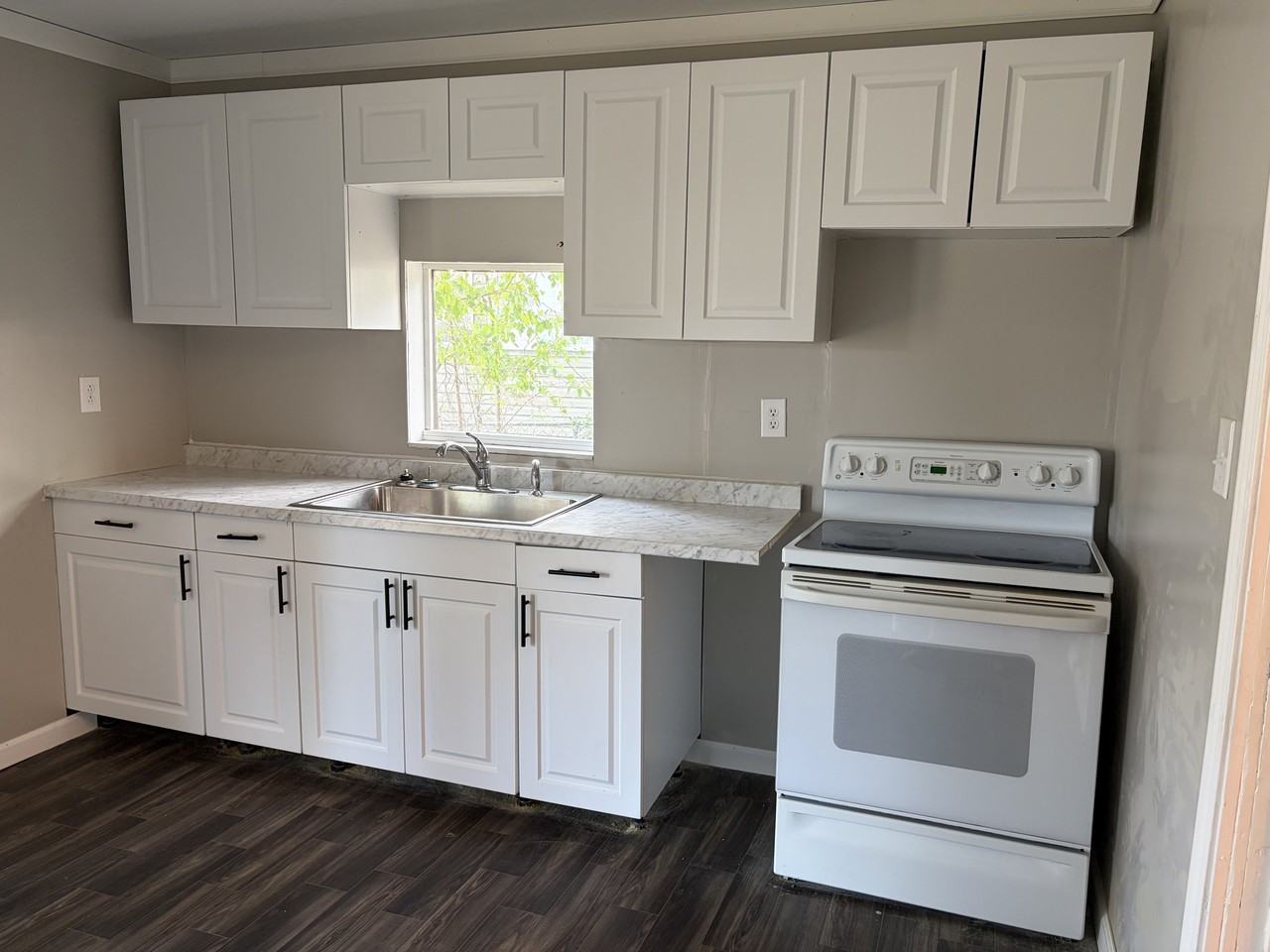 222 E 5th St #222E5thST - Photo 5 of 12