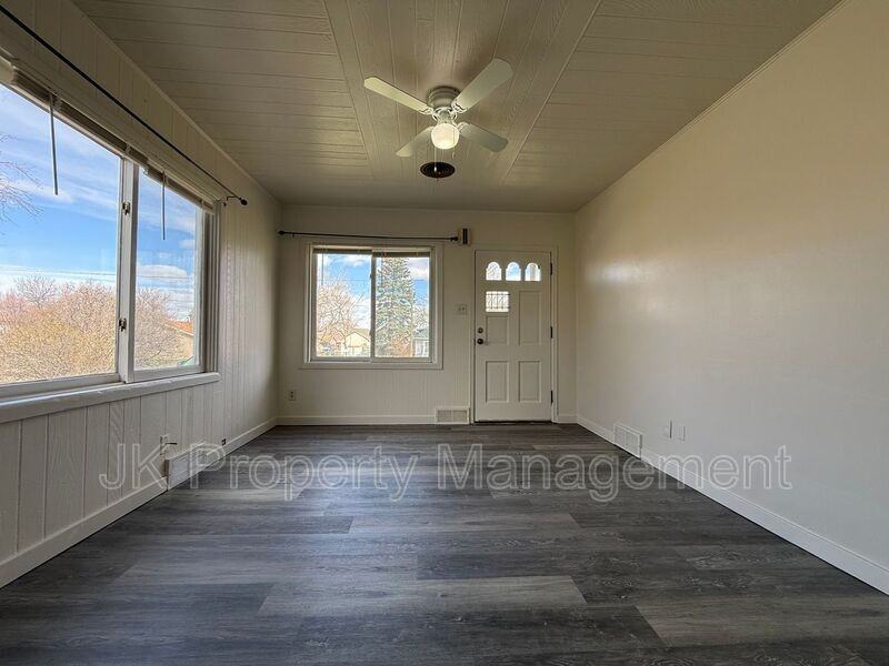 1808 6th Ave S - Photo 7 of 30