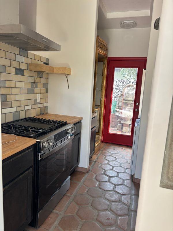 1802 N Raymond Ave - Photo 5 of 26