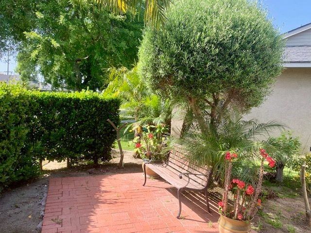 2026 Petaluma Ave - Photo 2 of 15