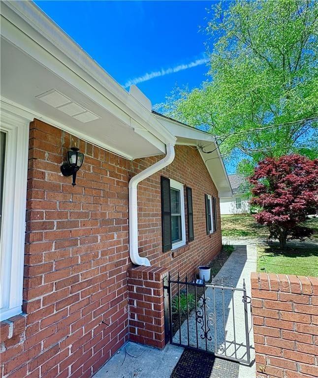 2421 Fieldstone Dr Se - Photo 4 of 34