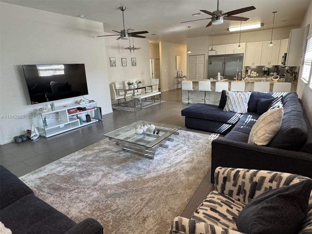 350 Southwest 2nd Avenue - Photo 3 of 27