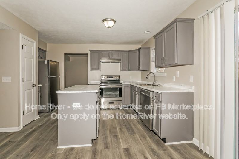 6727 Waterstone Dr - Photo 5 of 17