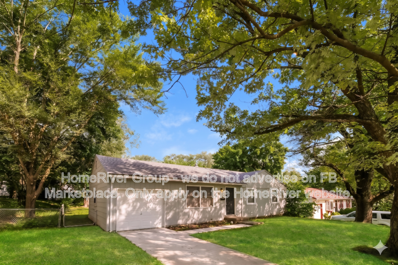 6410 E 149th Ter