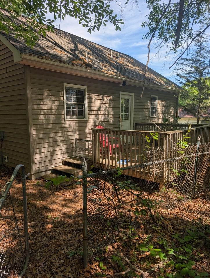 204 Hammett Rd - Photo 2 of 19