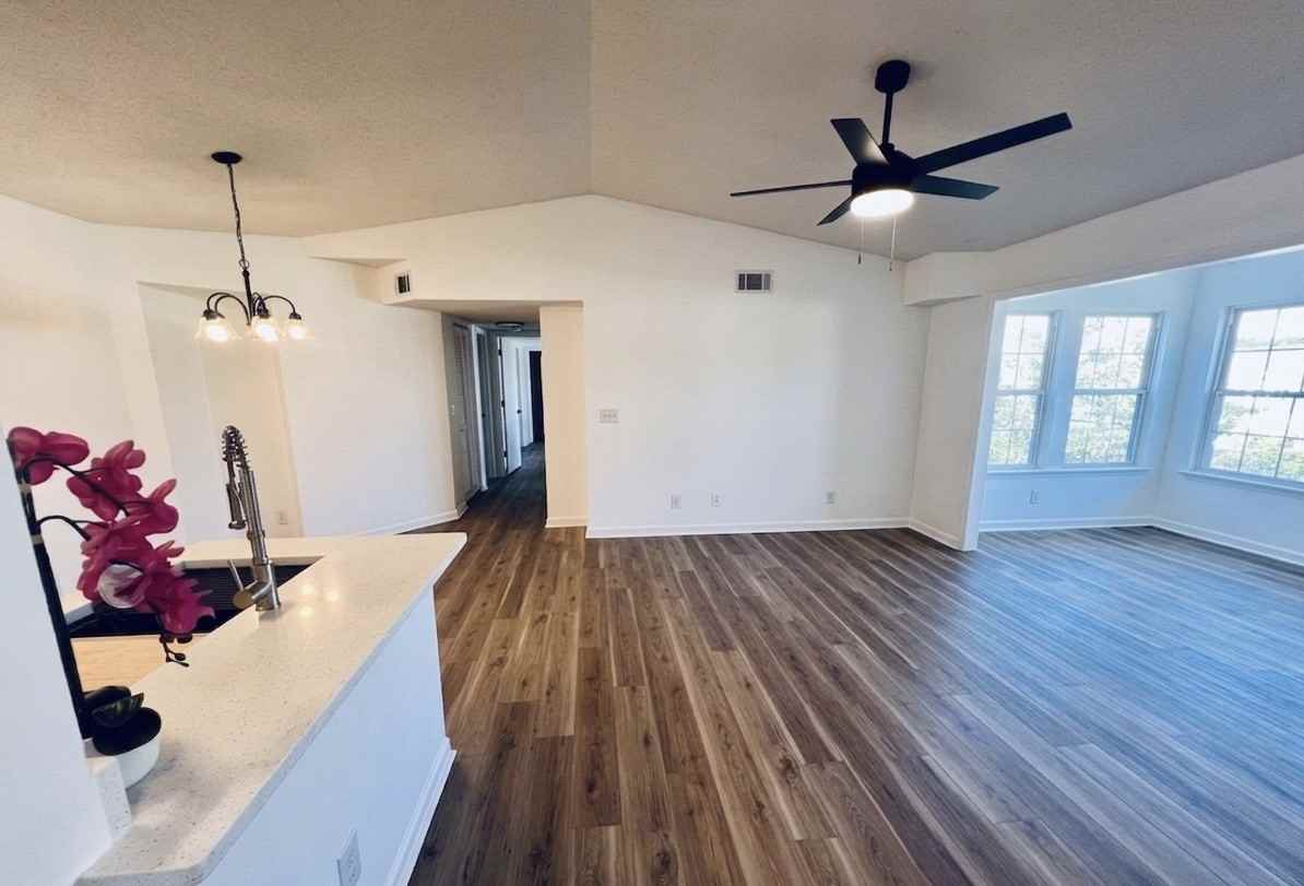 2276 Essex Dr ##K - Photo 3 of 24