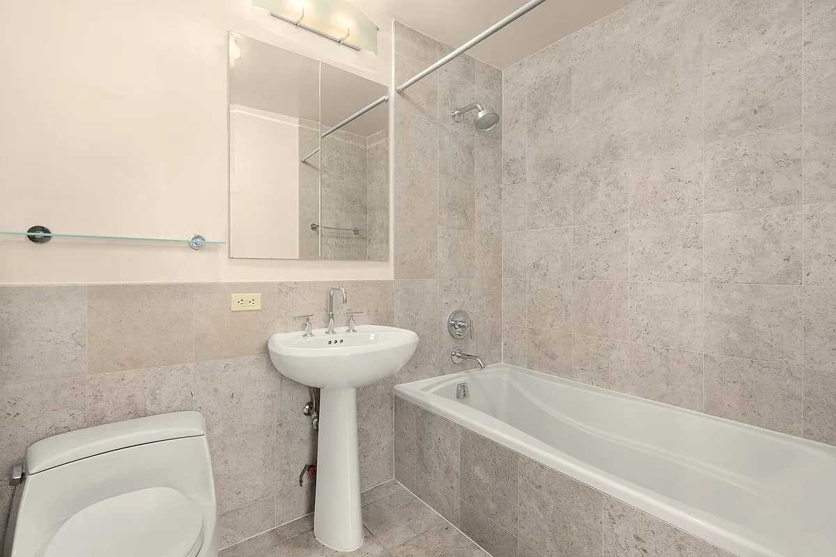 1485 5Th Ave - Photo 2 of 7