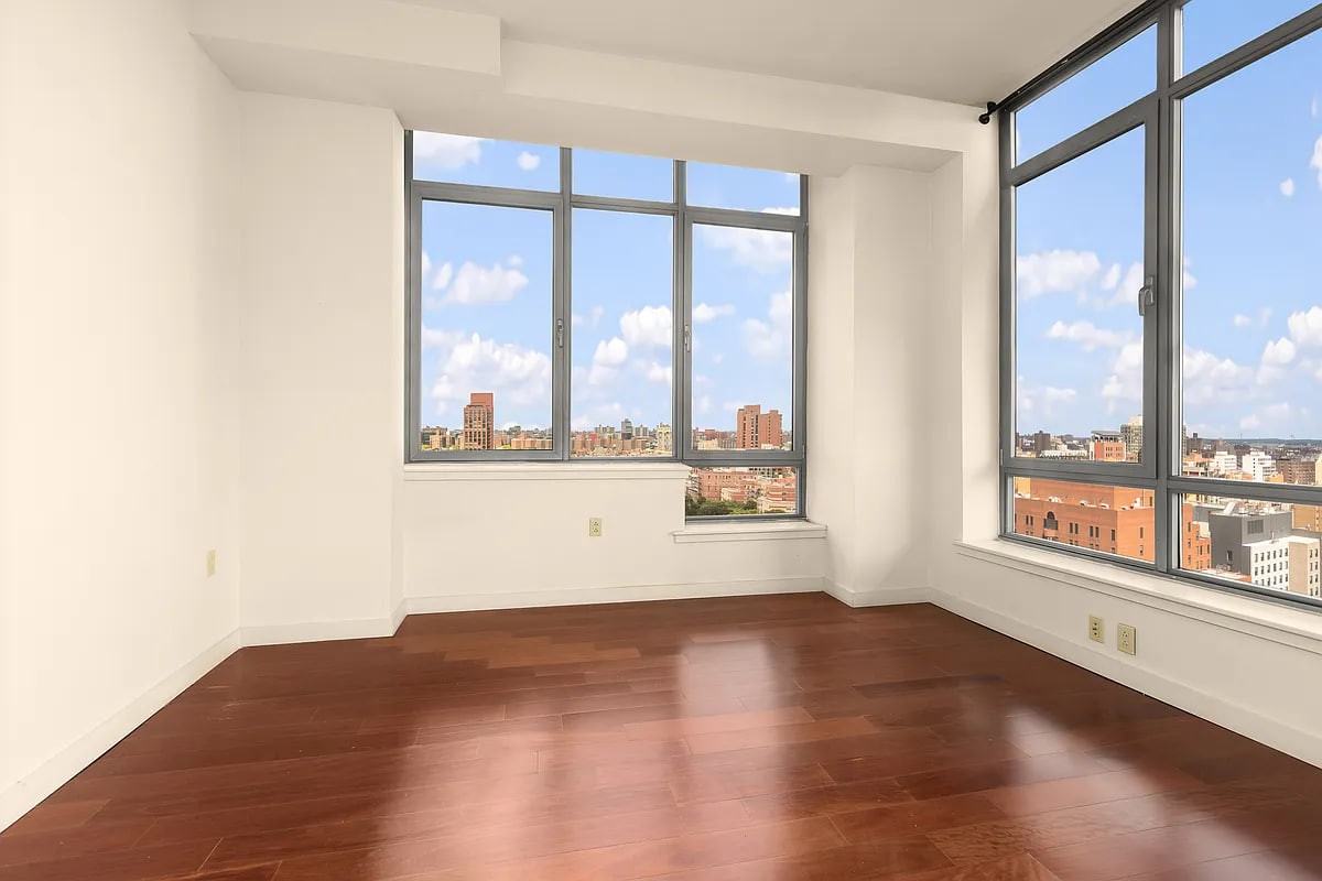1485 5Th Ave - Photo 3 of 7
