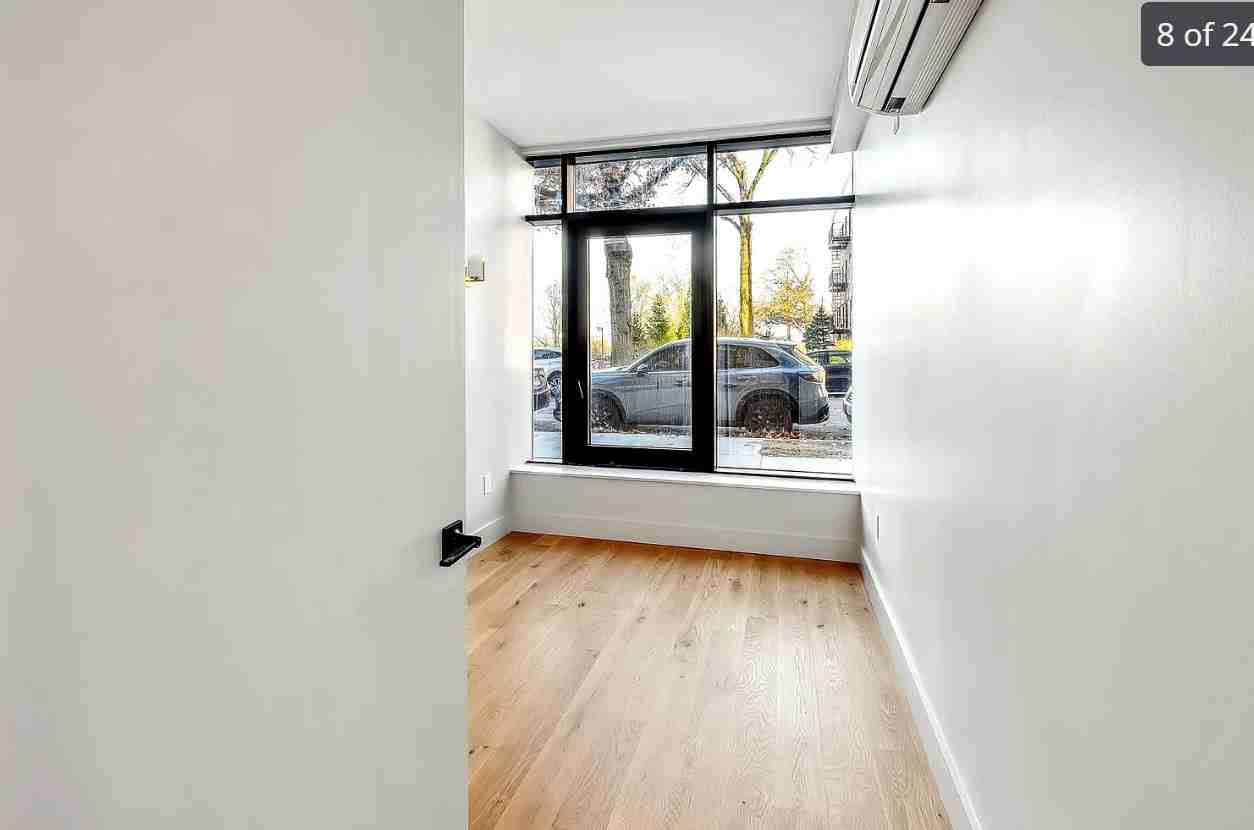 1890 Pelham Pkwy S - Photo 6 of 10
