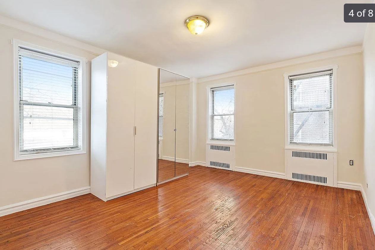 4115 45Th St - Photo 3 of 5