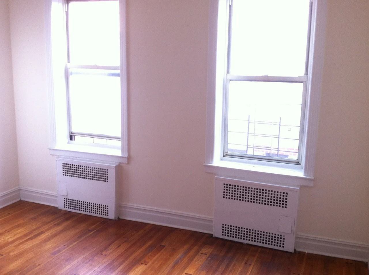 4739 40Th St - Photo 2 of 11