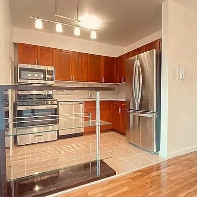 6311 Queens Blvd - Photo 5 of 13