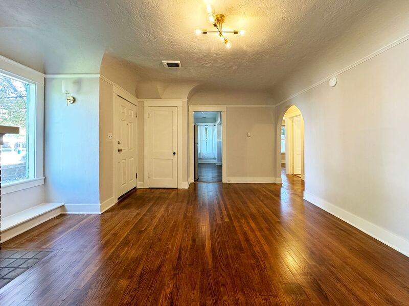 1100 W 4th Ave - Photo 5 of 26