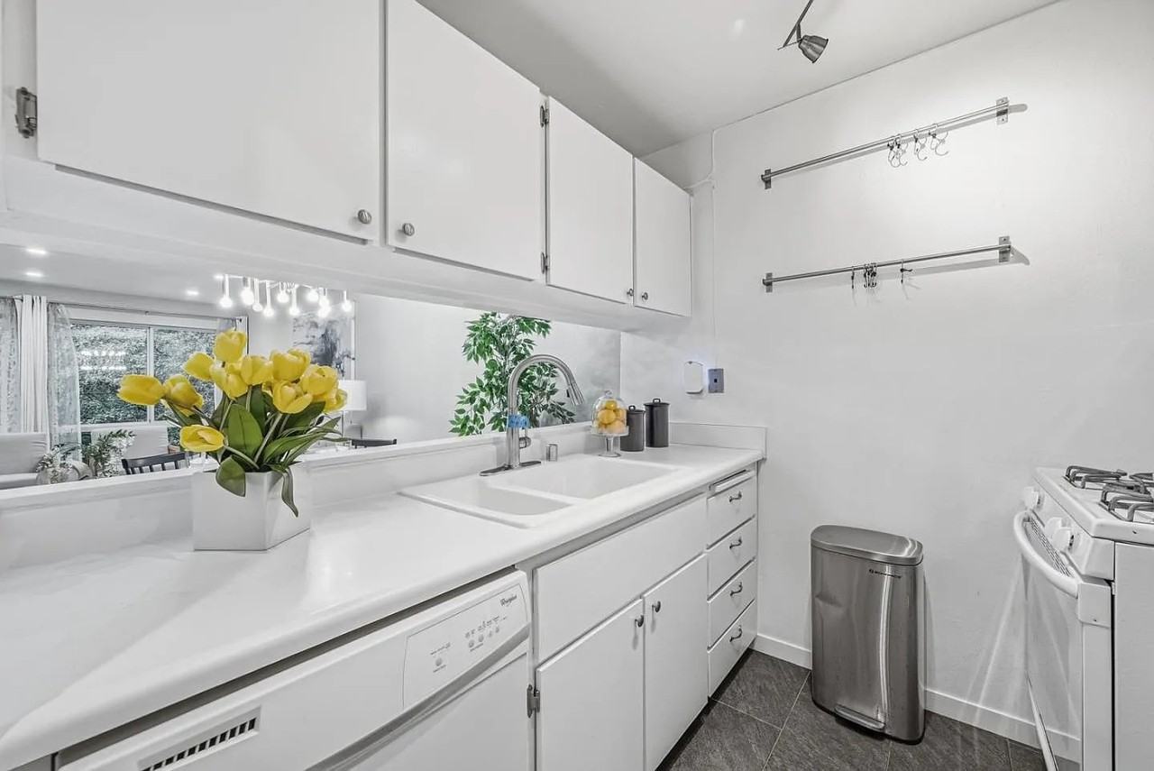 970 Duncan St - Photo 6 of 11