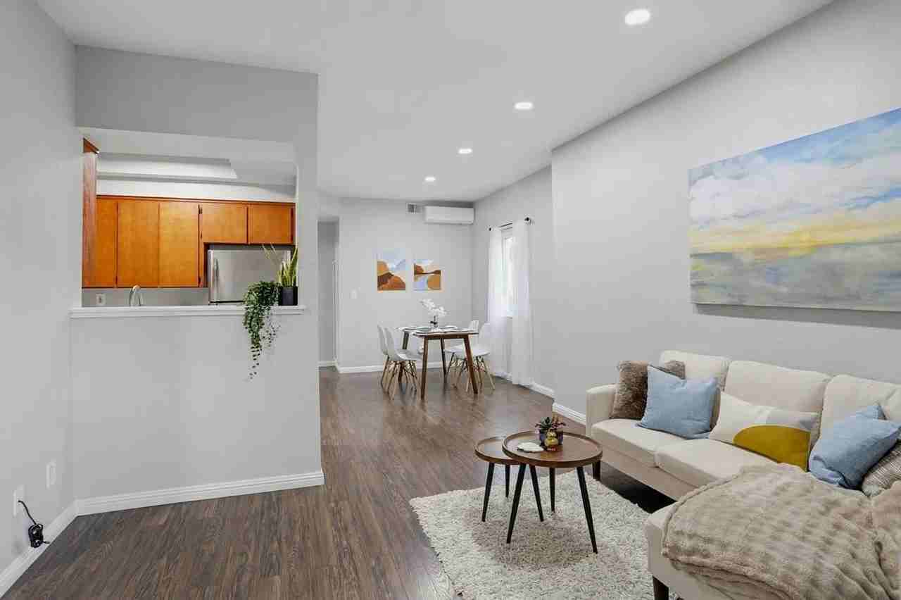 373 Shadow Run Dr - Photo 2 of 7