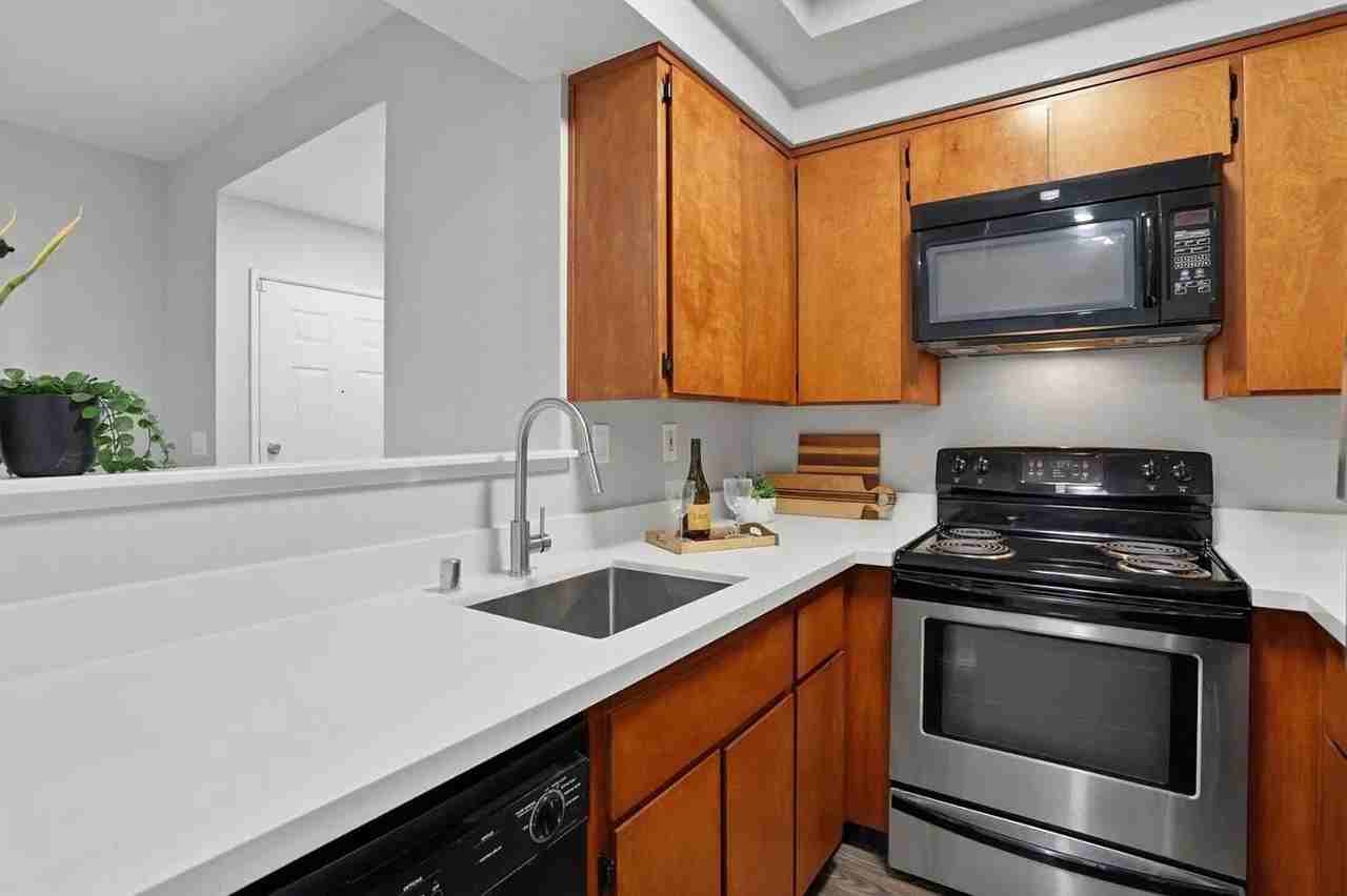 373 Shadow Run Dr - Photo 3 of 7