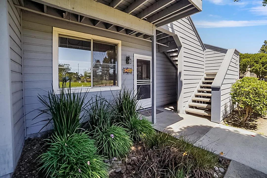 421 Cork Harbour Cir #C - Photo 6 of 11