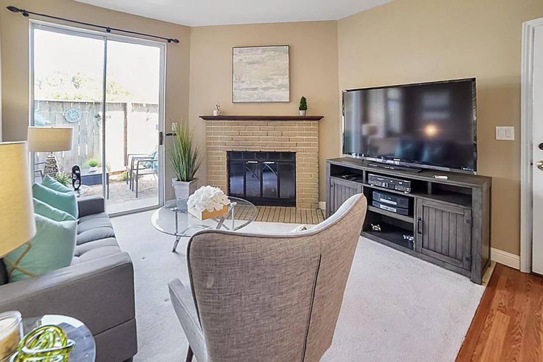 421 Cork Harbour Cir #C - Photo 7 of 11