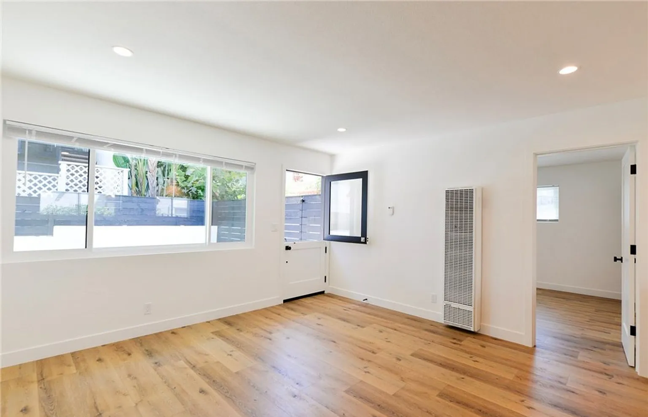 223 Avenida De La Grulla #B - Photo 4 of 10