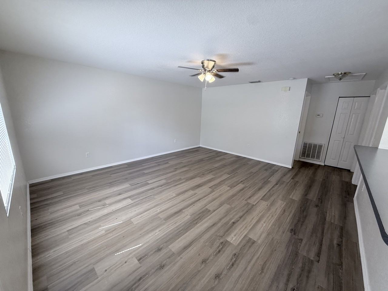 1115-1117 Highlands Rd - Photo 3 of 15