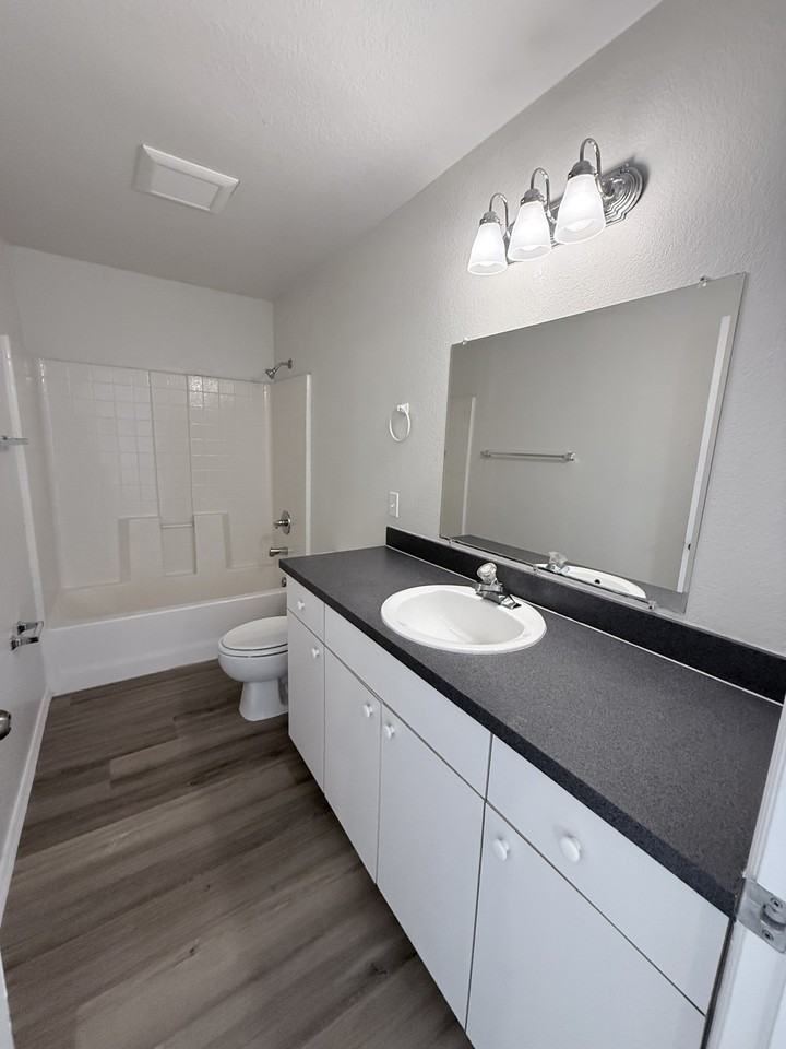 1115-1117 Highlands Rd - Photo 6 of 15